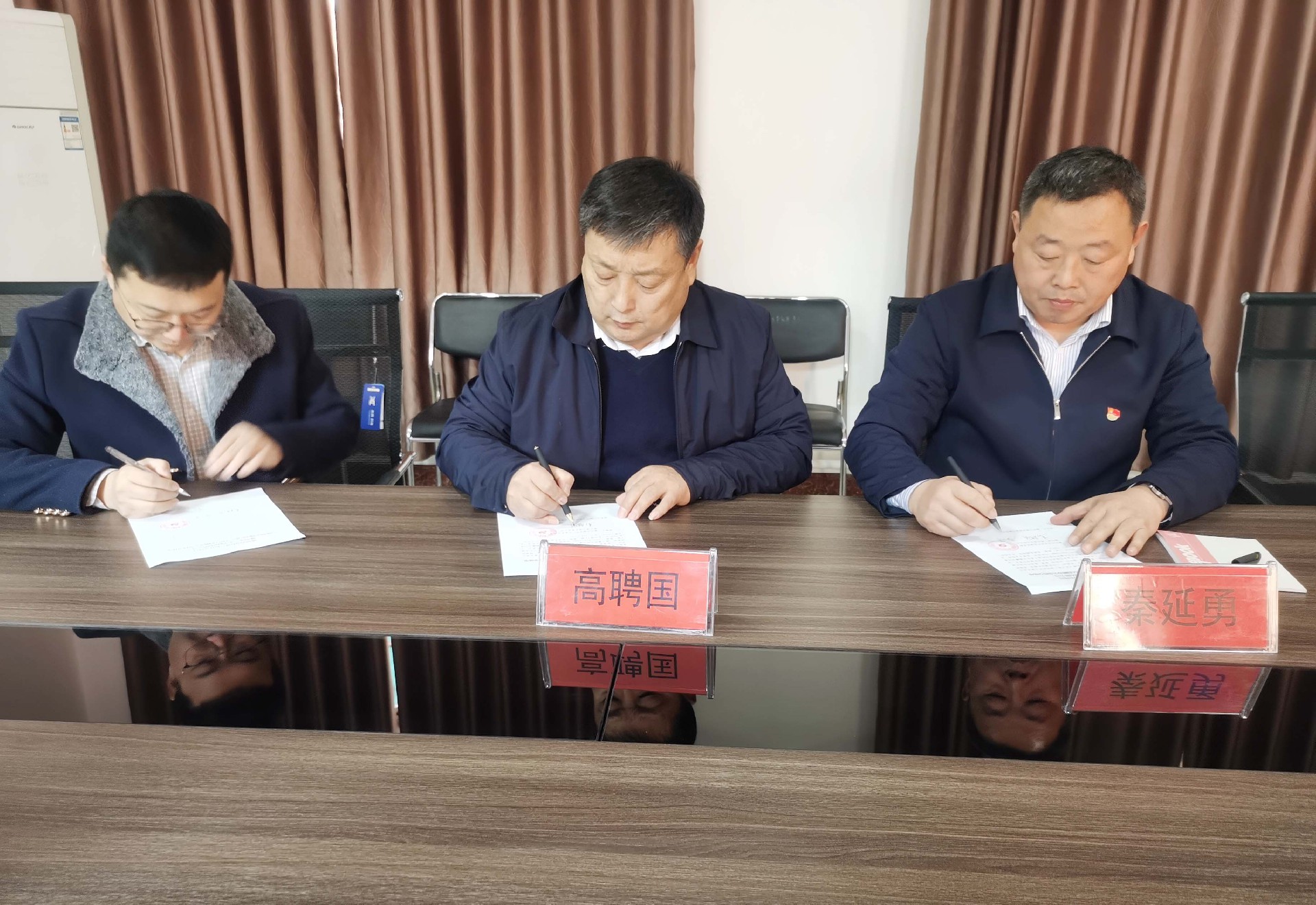 1640156165108004.jpg 2.jpg